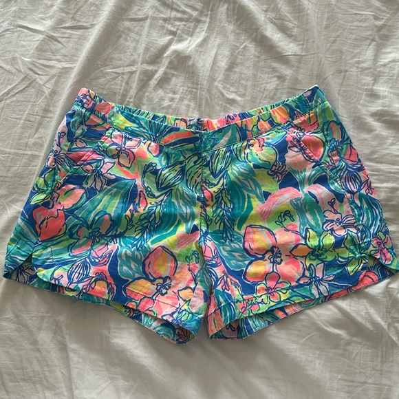 Lilly Pulitzer stretch shorts 3”. - Picture 1 of 3
